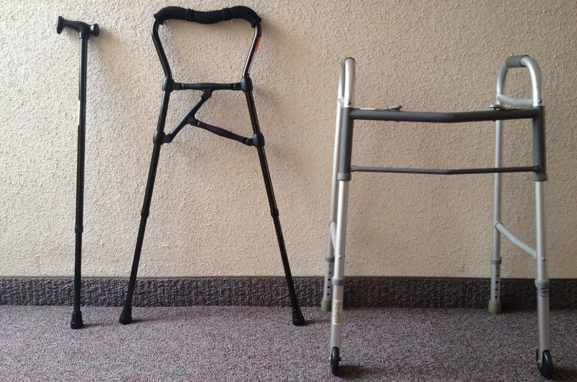 4 Tennis Balls for Walkers (and Alternatives)