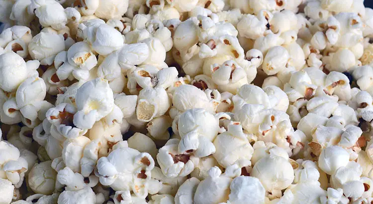 slaný popcorn