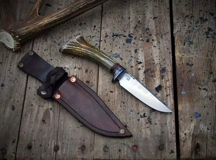 hand-forged hunting knife