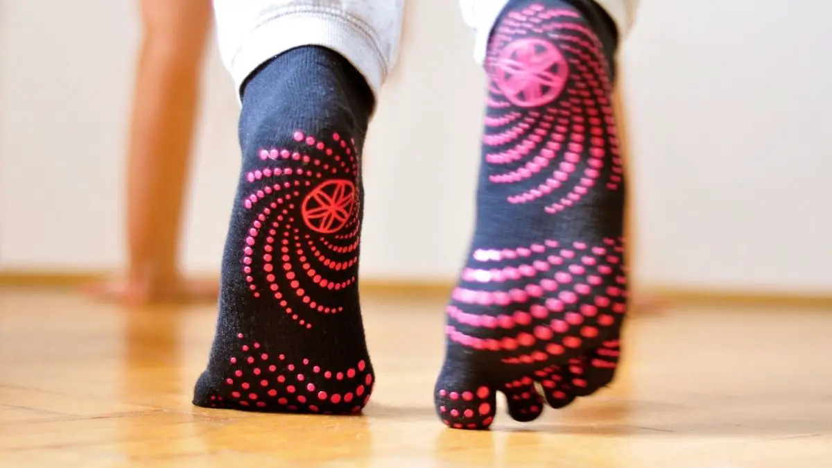 unenow Unisex Non Slip grip Socks with cushion for Yoga, Pilates