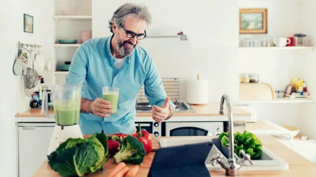 breakfast smoothies for seniors feature