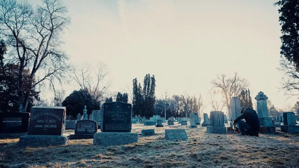 couple headstones feature