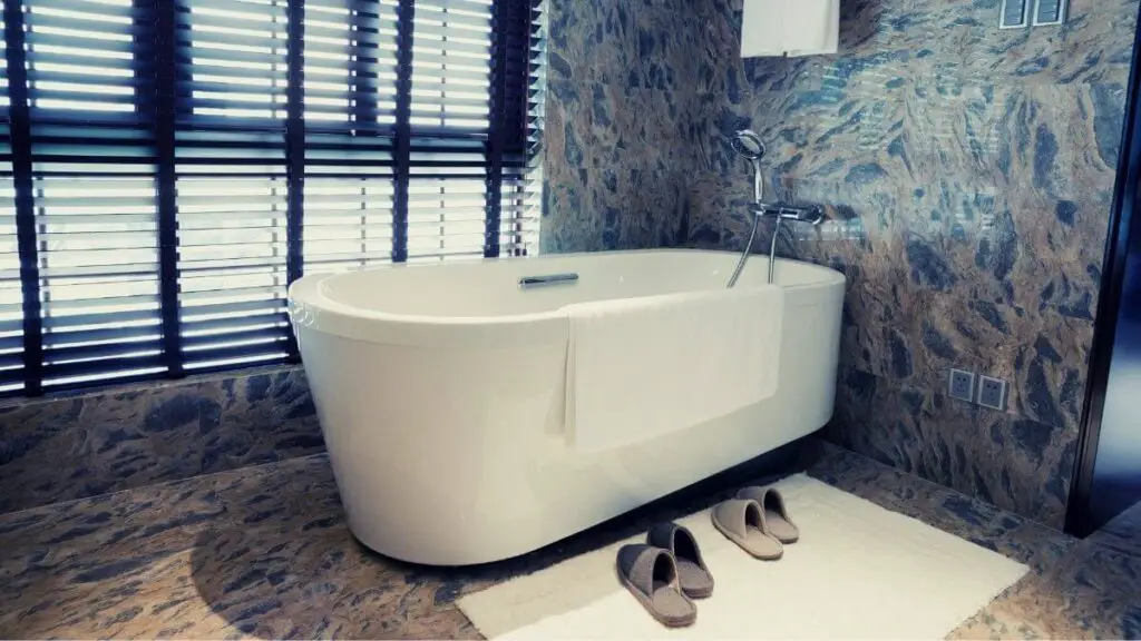 tub with 2 sets of shower shoes