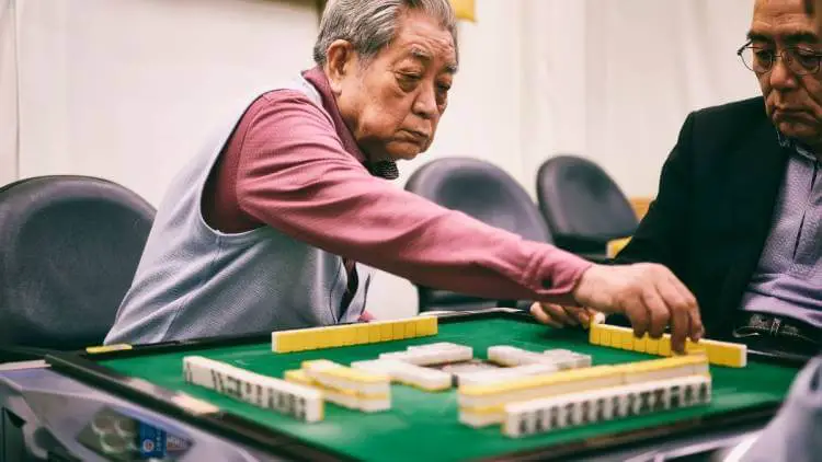 seniors playing Mahjong