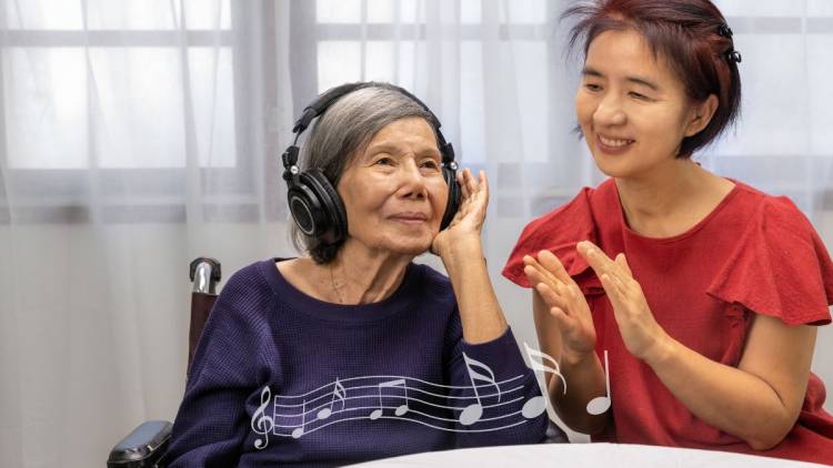 dementia patient listening music